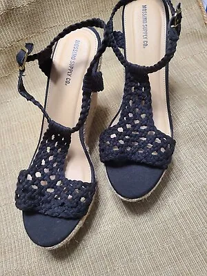 MOSSIMO Espadrille Crochet Wedge SZ 10  Black T-top Strappy Espadrille Sandal. • $24