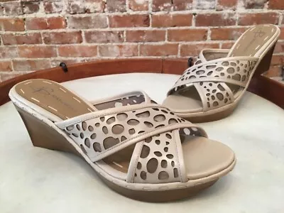 B Makowsky Send Stone Leather Cutout Wedge Slide Sandals New • $19.95