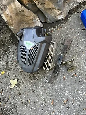 Briggs And Stratton Lawnmower Engine • £50