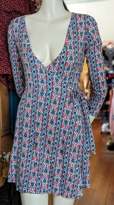 $30 • Buy Arnhem Wrap Dress Sz 8 White/Peach/Blue Boho Design Fabric Polyester EUC 