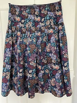 Liberty Plus Skirt 100% Wool Size 12-14 • £19.99
