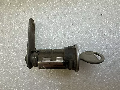 VINTAGE CAR~ANTIQUE CAR~CLASSIC CAR~RAT ROD DOOR OR TRUNK LID LOCK CYLINDER #dl4 • $22.95