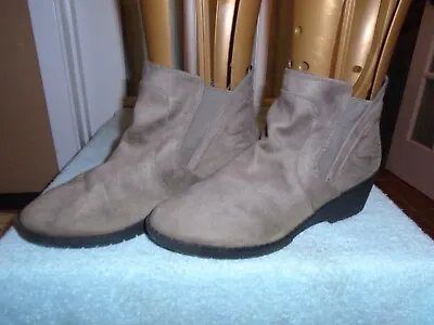Me Too Women's Nexus Nutmeg Suede Chelsea Boots Size 9.5 M • $17.56