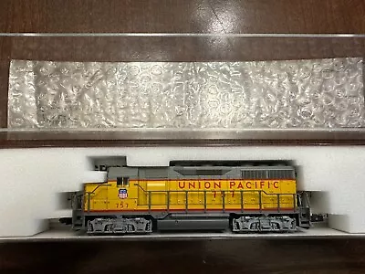 Atlas/Kato N Scale Union Pacific EMD GP35 4632 Road #757 • $69