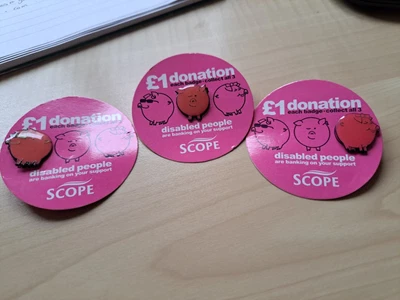 £2.99 • Buy Set Of 3 Scope Pink Pig Charity Pin Badges
