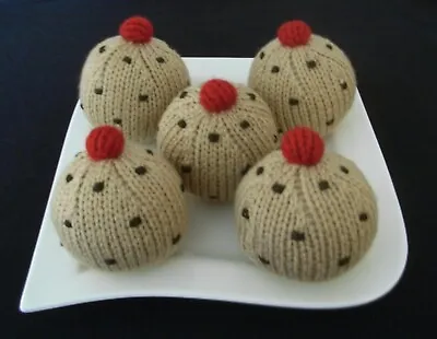 Hand Knitted 5 Currant Buns - Toy Food • £10.49