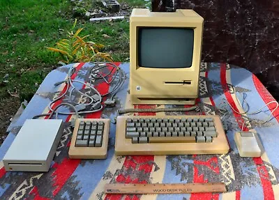 APPLE MACINTOSH PLUS 1MB DESKTOP COMPUTER W Keyboard Mouse Plus. • $199