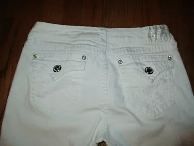 LA Idol White Embellished Flap Pkt Mid-Rise Capri Jeans Women's Sz 11 • $17.99