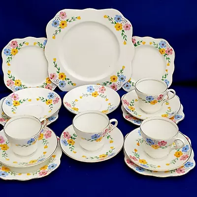 Pretty 17 Piece Vintage Colclough Bone China Tea Set & Cake Plate • £37.99