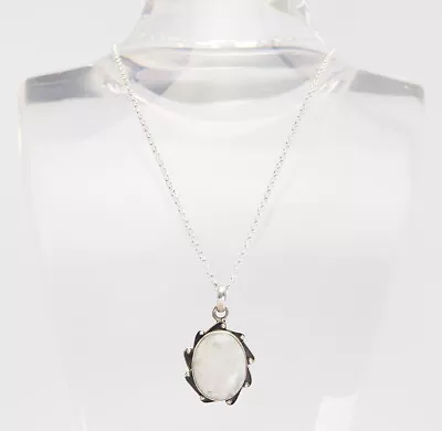 Pretty Vintage Sterling Silver And Large Moonstone Pendant Necklace • $40