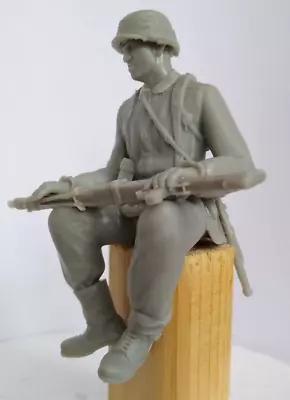£10.99 • Buy #248-120mm-1/16th Scale-3D-RESIN-WW2 GERMAN WAFFEN SS SOLDIER SEATED WITH MG42