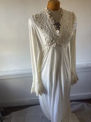 Vintage Wedding Dress • $449.99