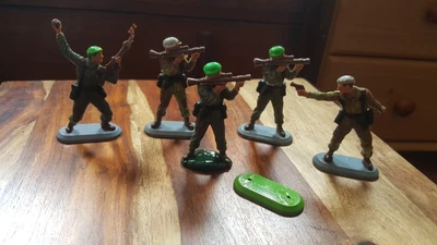 £4 • Buy Britains Super Deetail Modern British Toy Soldiers.