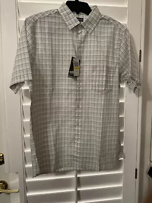 NWT-Van Heusen Men’s Shirt Size M Slim Fit- Green Plaid • $9.99