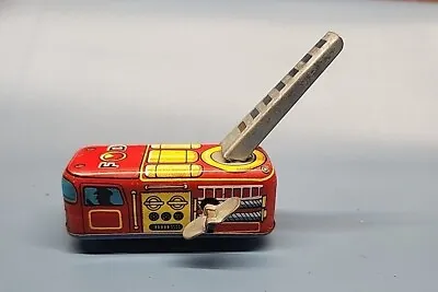 VINTAGE TIN LITHO WIND UP FIRE TRUCK MADE IN JAPAN WORKS With LADDER And KEY • $22.50