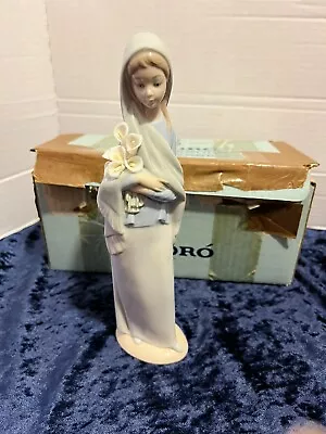 Lladro 4650 Retired Girl With Calla-lilies With Box • $59