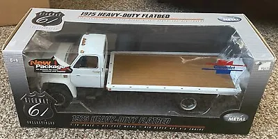 Highway 61 Collectable 1975 Heavy Duty Flatbed 1:16 Chevy C65 Diecast White 2004 • $425