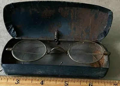 Vintage Wire Rimmed Eyeglasses • $10