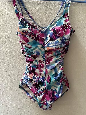 Maxine Of Hollywood Floral One Piece Swimsuit Size 8 • $28