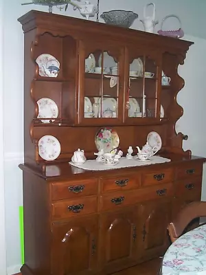 Hutch - China Cabinet Temple Stewart Early American  60+ Years Old  Maple • $175