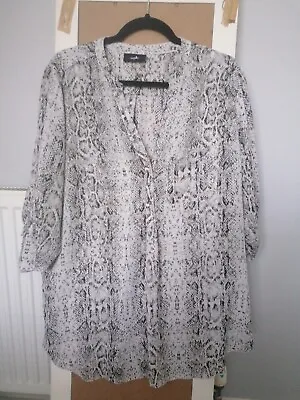 £3 • Buy Ladies Wallis Snakeskin Blouse Sixe XL