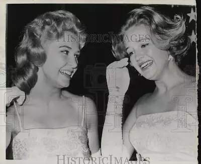 1961 Press Photo Miss USA Semifinalists Elaine Cusick And Joan Zeller In Florida • $20.88