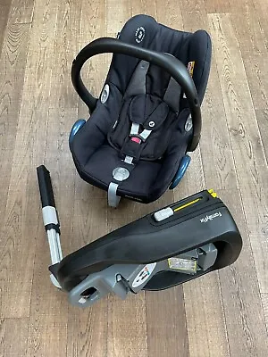 Maxi-Cosi CabrioFix Baby Car Seat (0-12months) And ISOFIX Base (0-4years) • £60