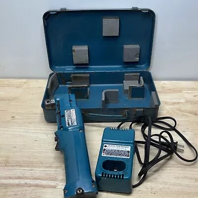 Makita DA3000D 3/8  Angle Drill Set - Charger & Metal Case NO Battery • $39