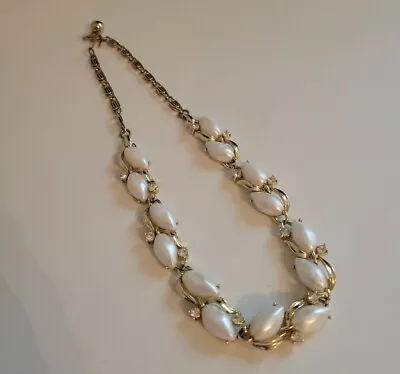 Vintage LISNER Rhinestone Gold Tone Necklace • $8