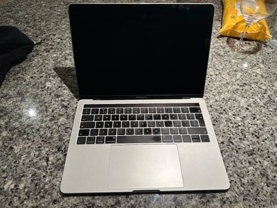 £280 • Buy MacBook Pro 13  2018 Faulty