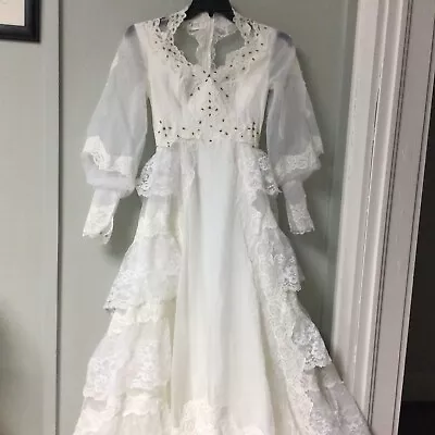 VINTAGE  WHITE Sz 6 LACE WEDDING DRESS SMALL RUFFLES & TRAIN  Victorian Stained • $120