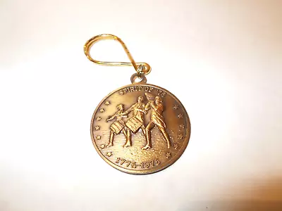 VTG US Bicentennial 1776-1976 Spirit Of '76 Medallion Keychain GRAND-DAD BOURBON • $14.99