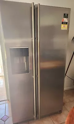 Samsung Side By Side Fridge Freezer Ex Cond. • $182.50