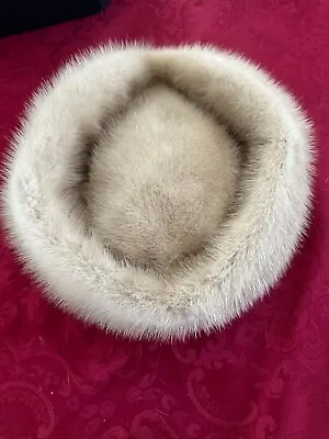 VINTAGE BLOND MINK HAT PILLBOX OR DOME W RACOON BOW • $17.99