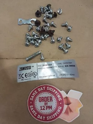 Zanussi  ZOB142X Oven Spare Parts Assembly Screws • £8