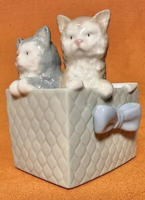 Lladro NAO Cats Kittens In Box With Bow Porcelain Figurine 1988 Made In Spain • $26