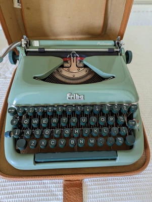 £150 • Buy Vintage Retro Typewriter