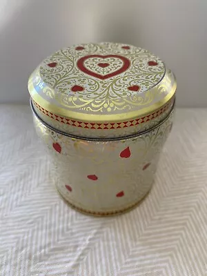 Vintage Design Daher Long Island NY Tin Container England Hearts Round 4” Tall • $8