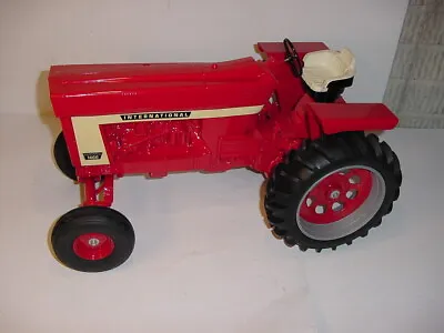 1/8 International White Stripe 1466 Wide Front Tractor By Scale Models NIB! • $265