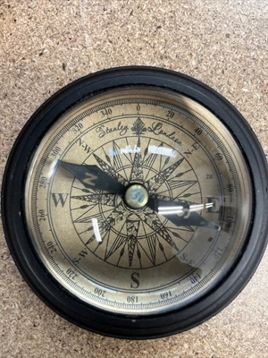 $39.99 • Buy CBK Compass Paper Weight Glass