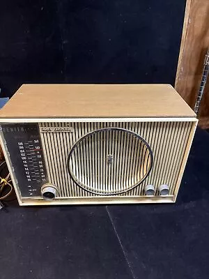 Vintage Zenith High Fidelity Automatic Frequency Control AM/FM Tube Radio H845 • $62.50