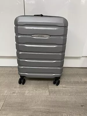 Cabin Size Hard Samsonite Suitcase In Silver With USB Charging • £90