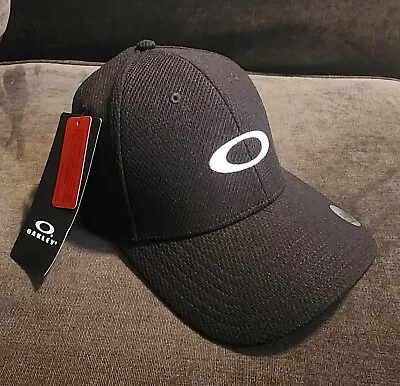 Oakley Golf Ellipse Adjustable Hat (91809-01K) • $27.50