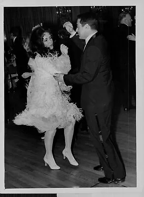 1968 Elizabeth Taylor Dancing W/former Stepson Mike Todd Jr Press Photo • $24.99