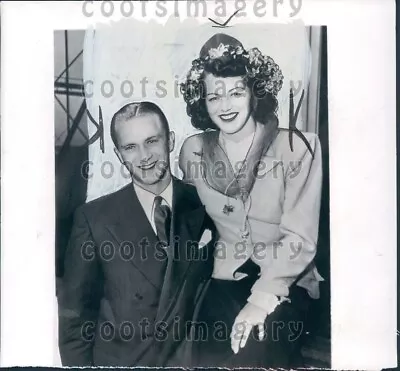 1947 Wire Photo Actress Martha O'Driscoll With Husband Arthur Appleton • $15