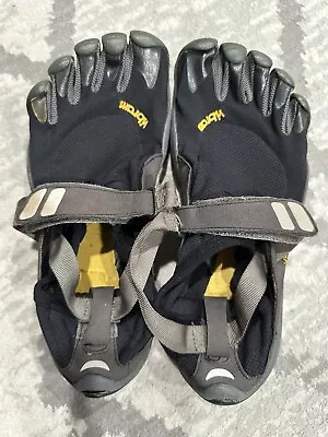 Vibram Fivefingers Men’s Shoes Size 42 • $35