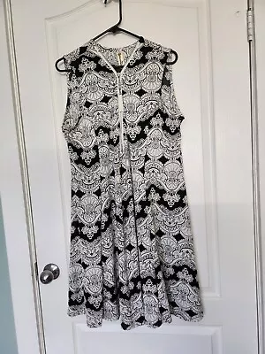 Shoreline Dress Size XL Sleeveless Half Zipper Floral Print • $19.99