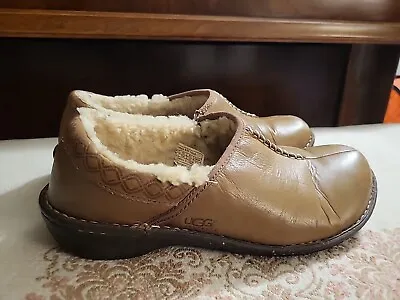 Uggs Shoes Size 10 S/N Womens Betty 1928 Tan Shearling Clogs  • $39.50