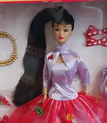 NRFB YUE-SAI WA WA JEWELED DANCER 2001 Chinese Fashion Doll Yue-Sai Kan Barbie S • $68.69