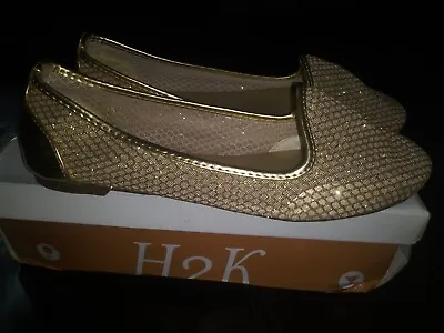 Womans Slip On Shoes * Size 10 * H2K Brand * In Box! Excellent Shape • $24.99